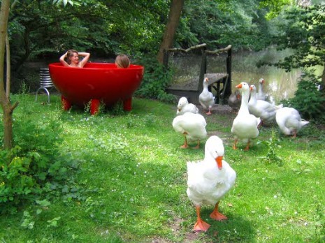 Inselwanne im Grünen